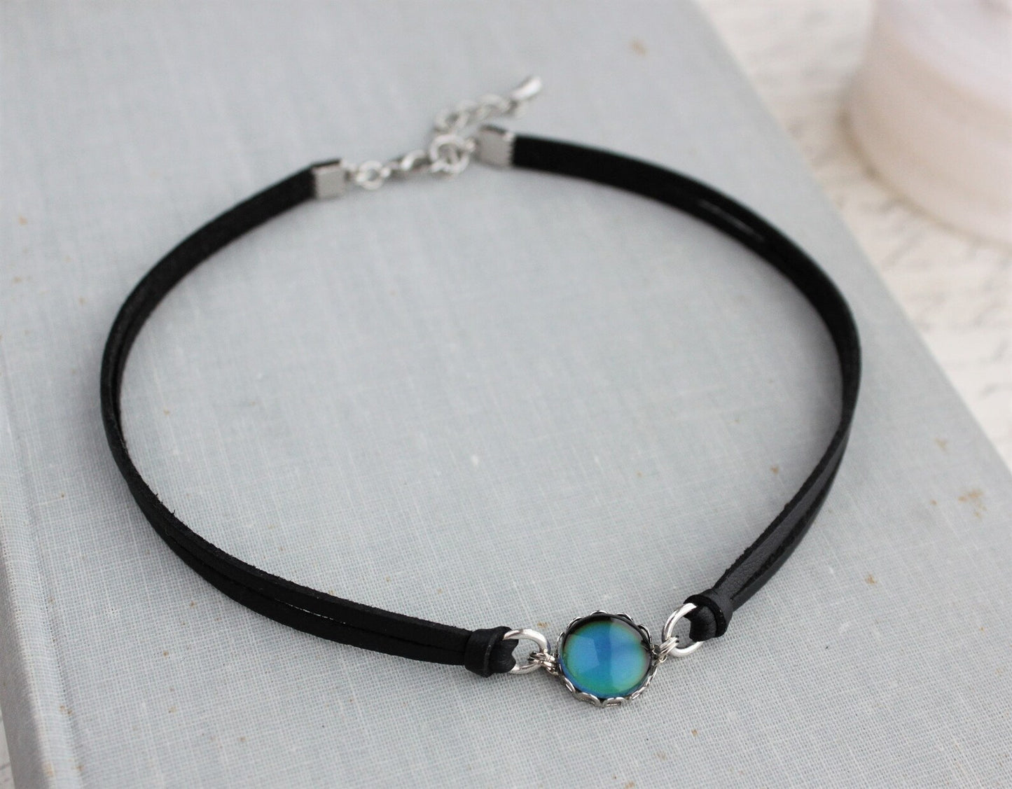 Mood Changing Choker. Color Changing