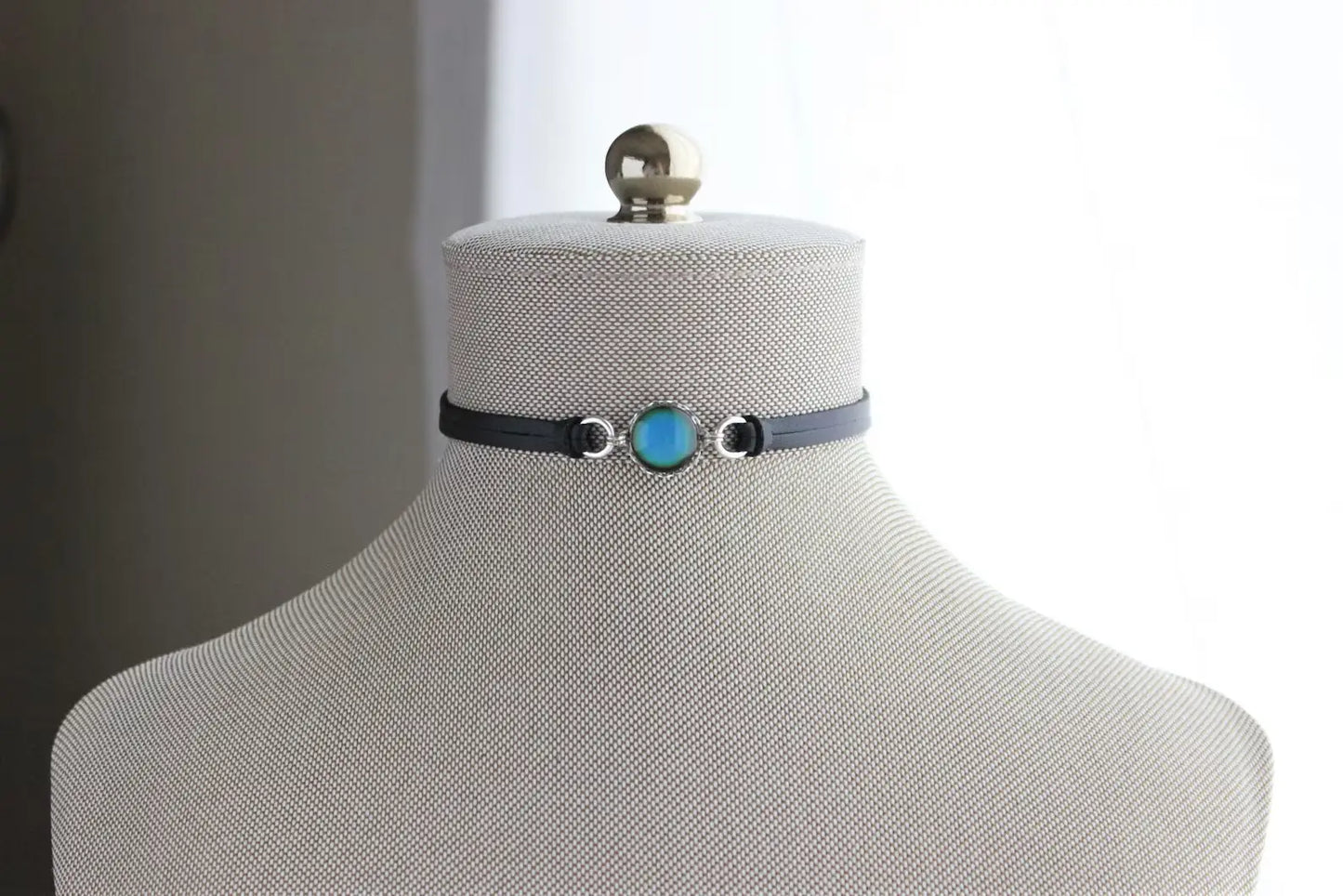 Mood Changing Choker. Color Changing