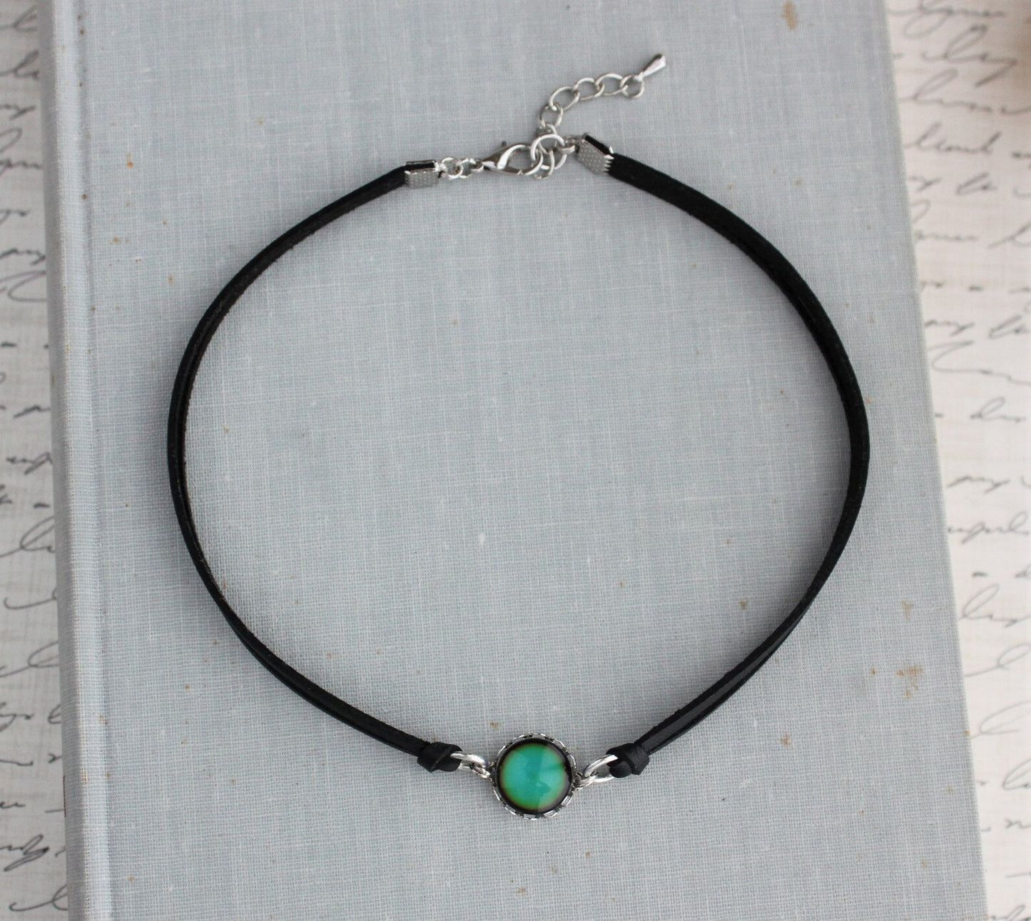 Mood Changing Choker. Color Changing