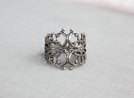 Antique Silver Filigree Statement Ring. Adjustable.