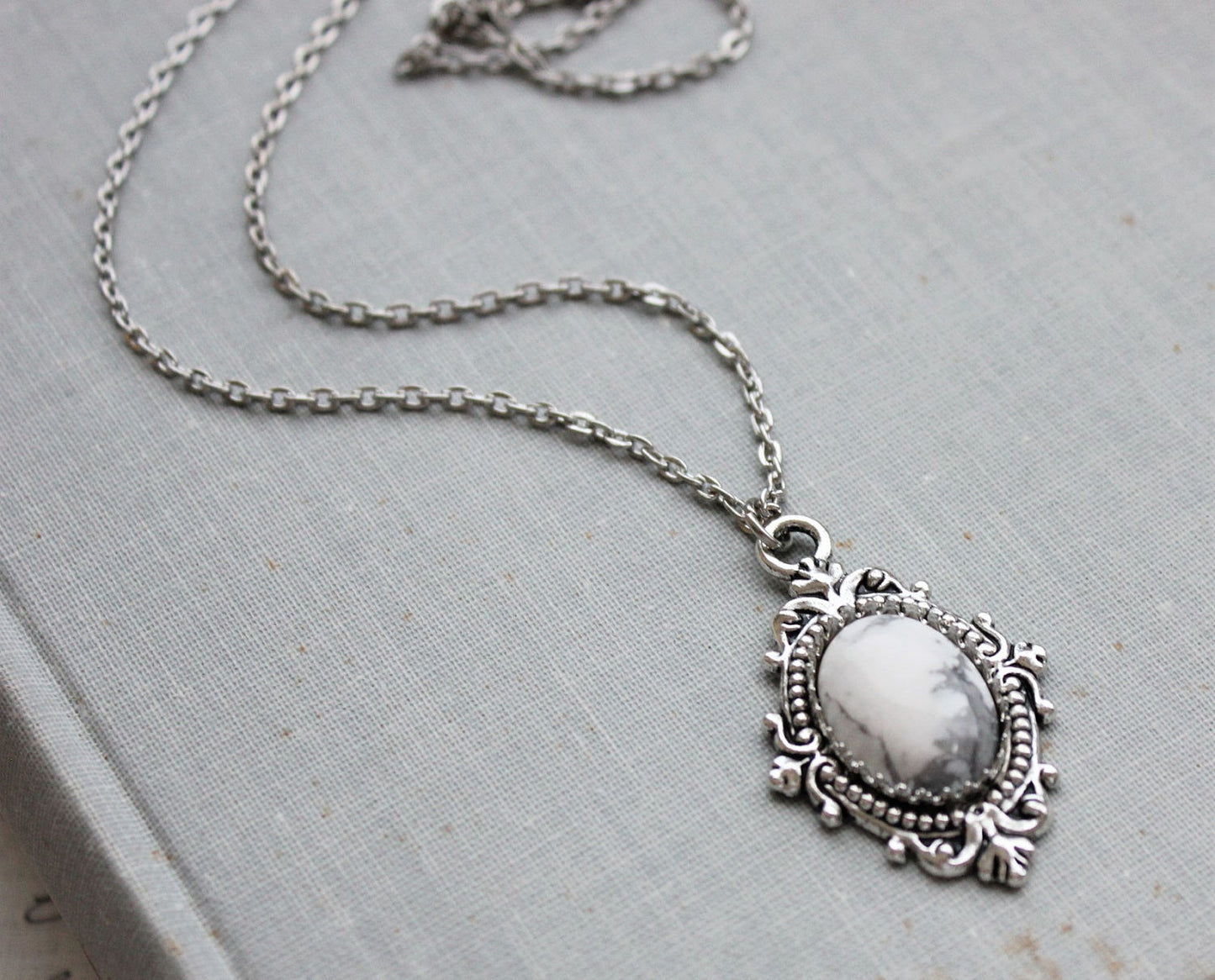 Howlite Necklace. White Howlite. Gemstone Necklace.