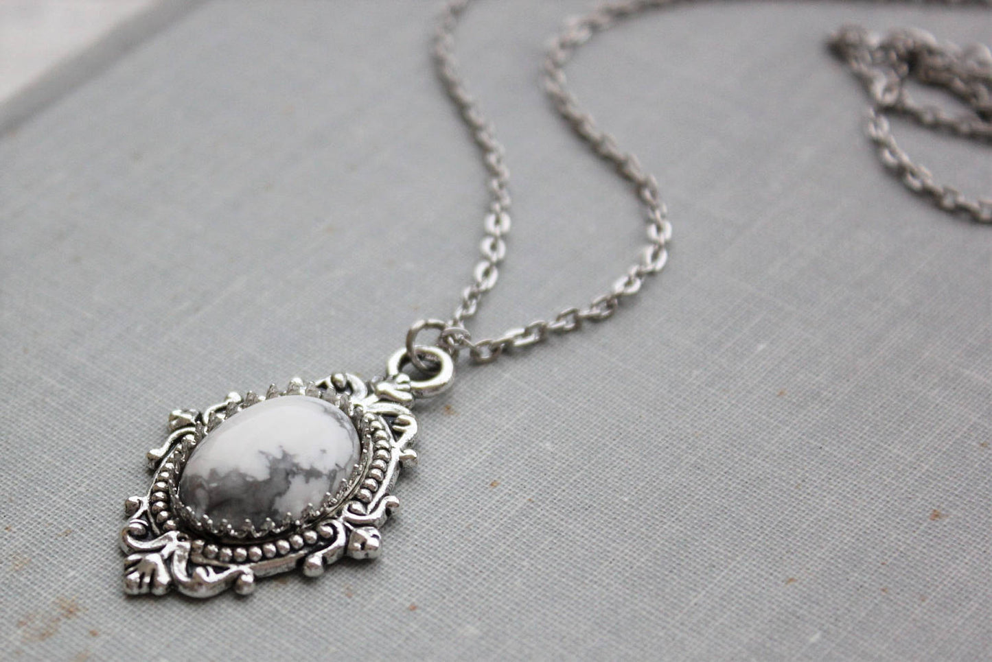 Howlite Necklace. White Howlite. Gemstone Necklace.