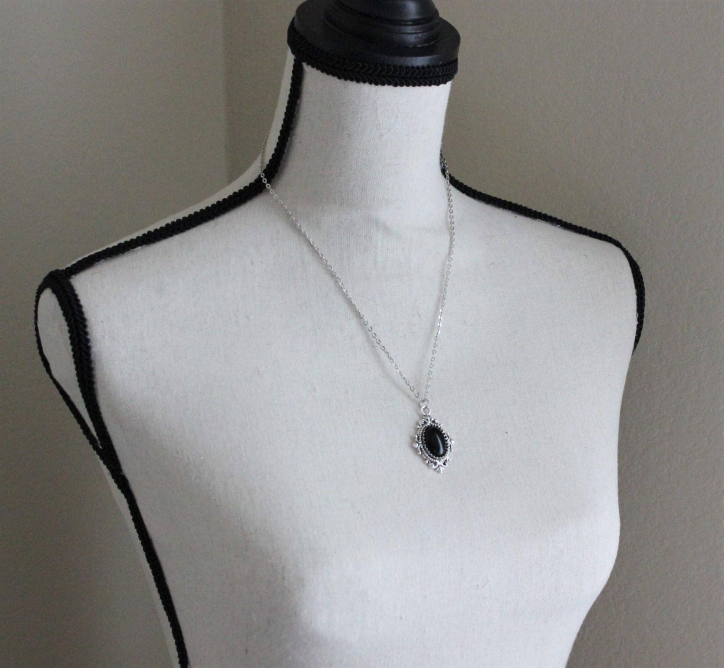 Black Onyx Necklace. Gemstone Necklace.