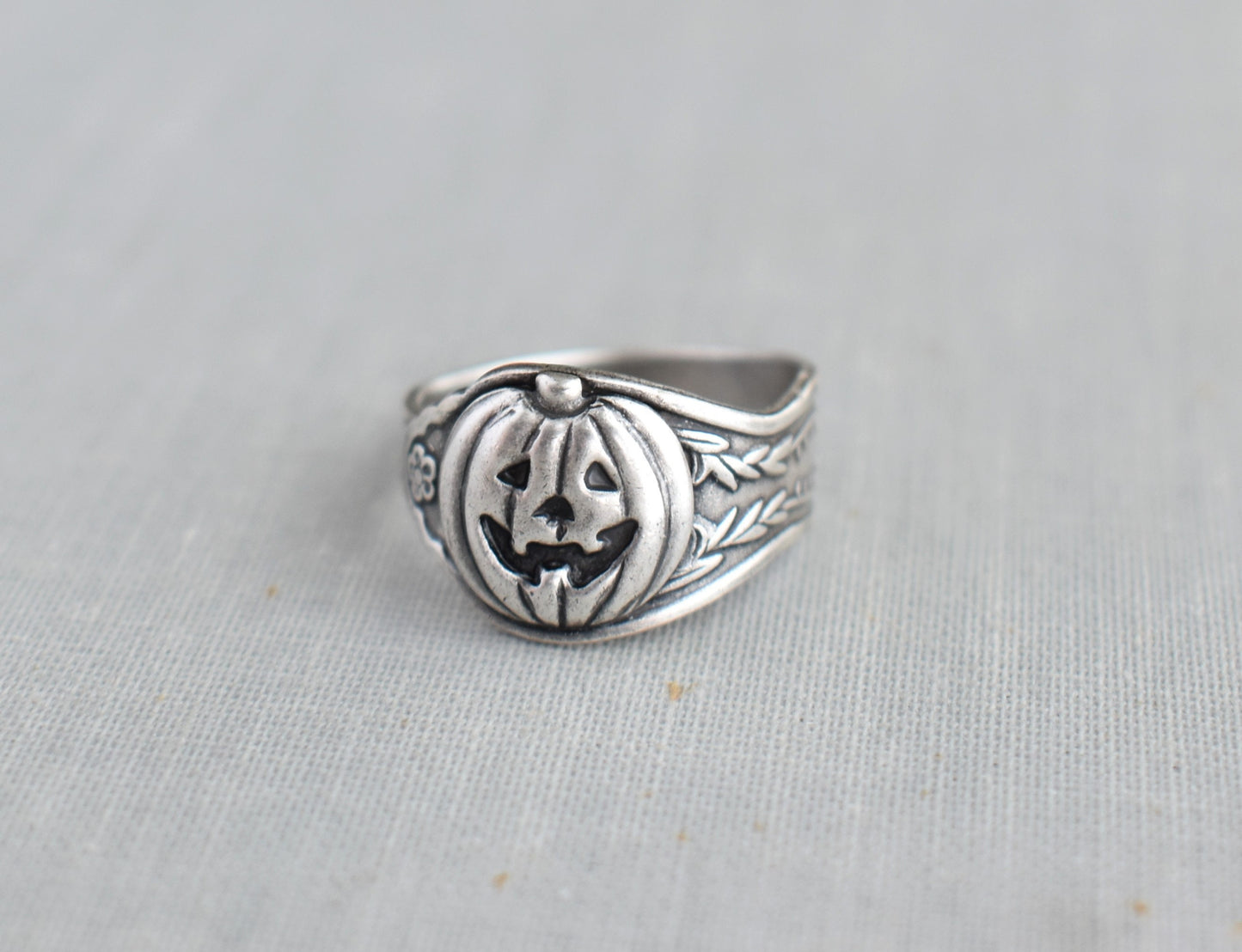 Pumpkin Spoon Ring. Dainty Ring