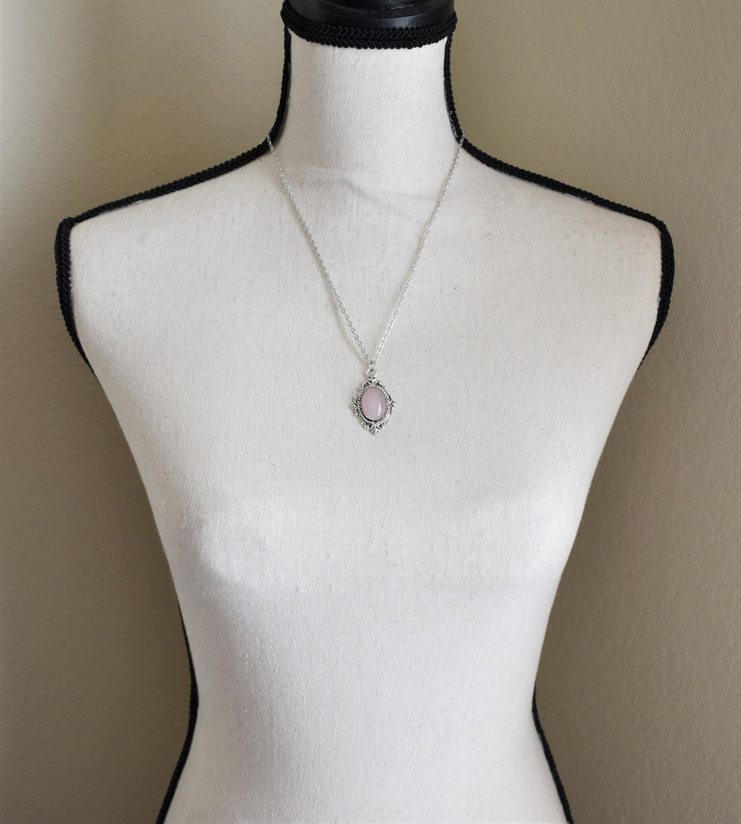 Rose Quartz Necklace. Gemstone Necklace.