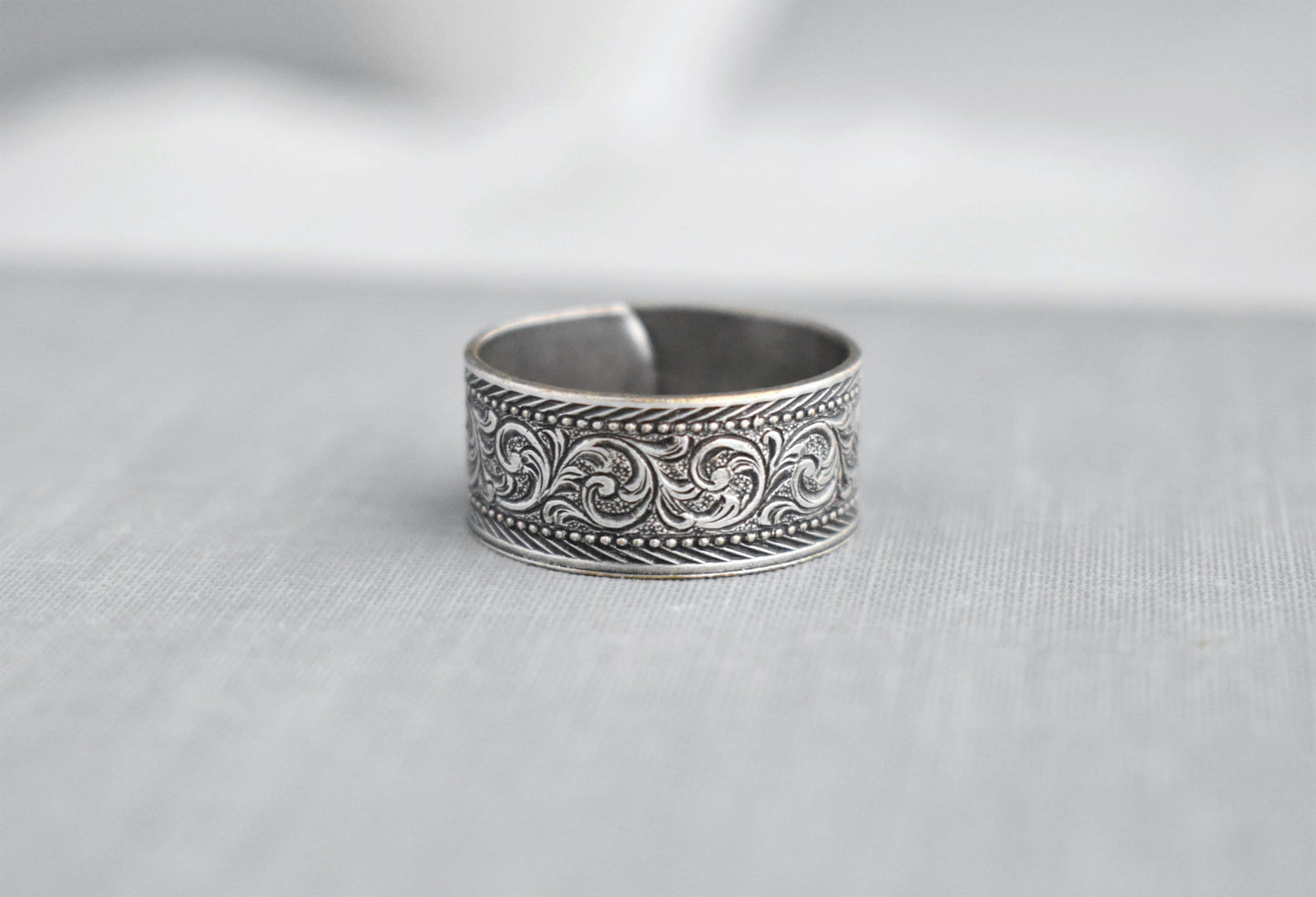 Leafy Scroll Ring