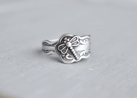 Dragonfly Spoon Ring. Dainty Ring